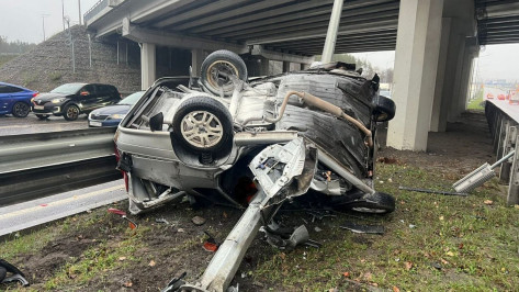 Воронежцам рассказали подробности ужасного ДТП на Остужевской развязке: пострадал водитель автомобиля