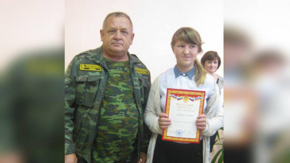 В Репьевском районе школьников наградили за тушение пожара