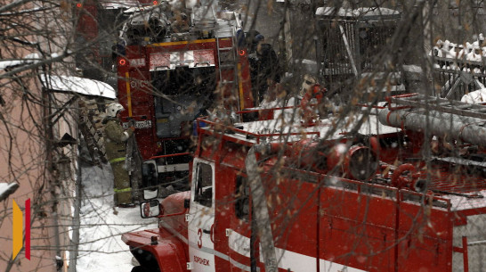 Воронежцы сняли на видео пожар в многоэтажке на левом берегу