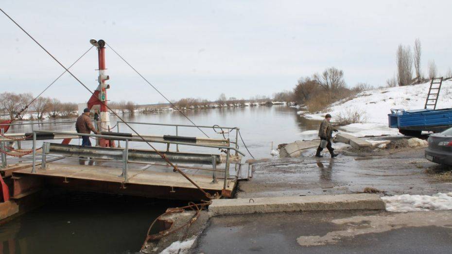 В Воронежской области закрыли 4 понтонных моста из-за ледохода