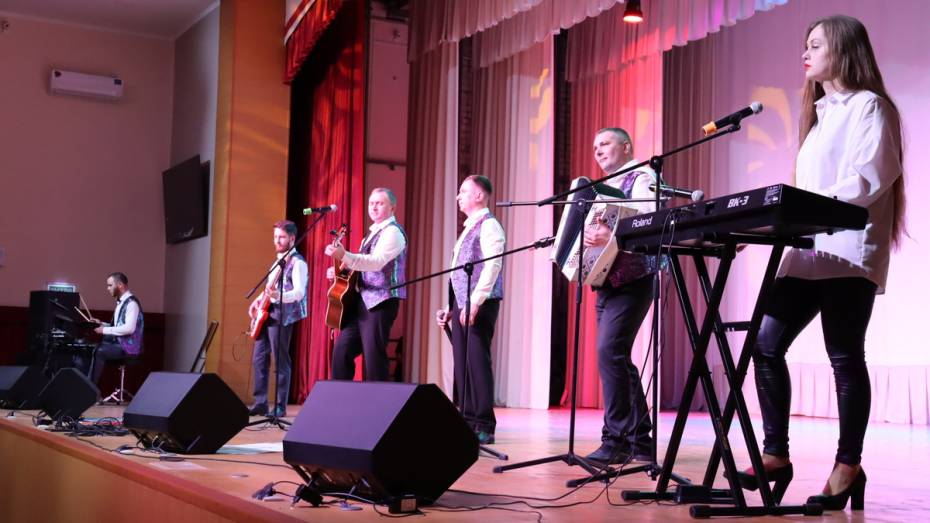 Богучарскому ансамблю присвоили звание народного самодеятельного коллектива области