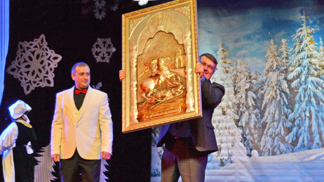 В Лисках на благотворительном рождественском балу собрали более 3 млн рублей