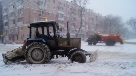 Коммунальщики перекроют часть центра Воронежа из-за массового вывоза снега
