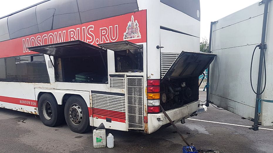 На трассе в Воронежской области сломался автобус с 70 пассажирами