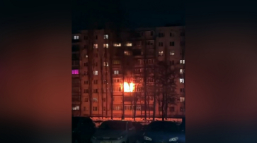 В Воронеже сняли на видео пожар в многоэтажке