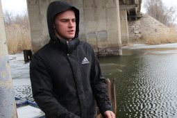 Богучарский студент спас двух провалившихся под лед школьников