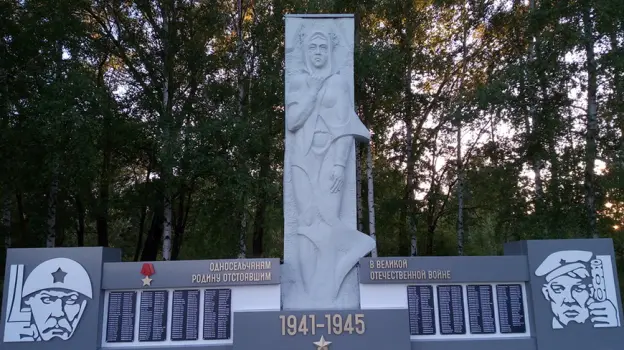 В верхнемамонском селе Лозовое отреставрировали воинский мемориал