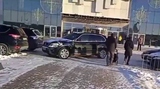 Воронежца наказали за хамскую парковку возле «Града»