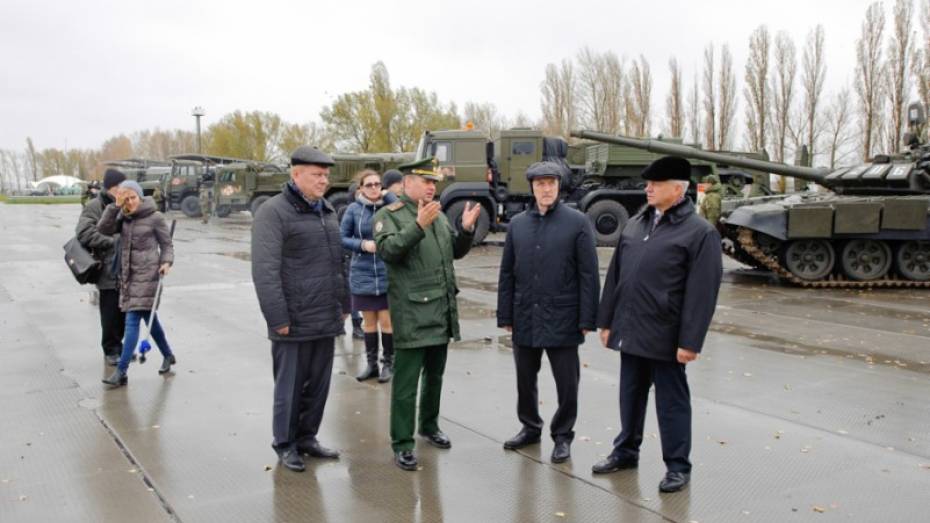 Губернатор Воронежской области посетил войсковую часть в Острогожске