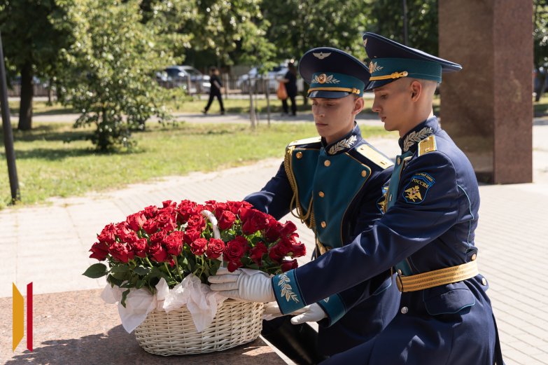 возложение цветов 1 июля