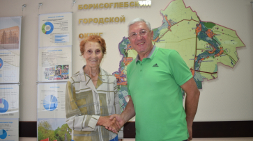 В Борисоглебске побывала 83-летняя велопутешественница Юлия Михайлюк