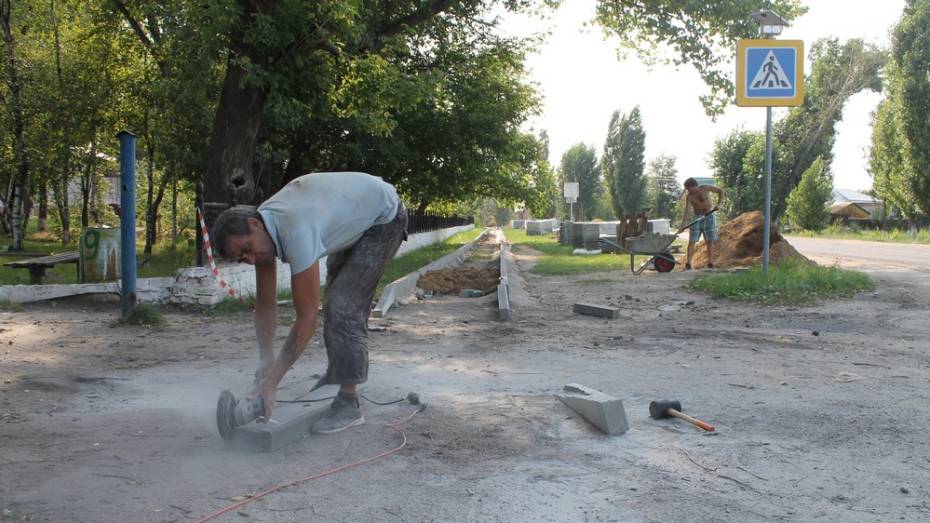 В Петропавловском селе установят тротуары