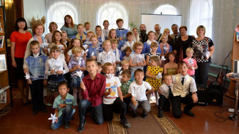 Поворинская семья дала благотворительный концерт для борисоглебских детей