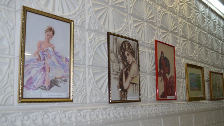 Экспозицию из 150 работ представили в Павловске местные мастерицы