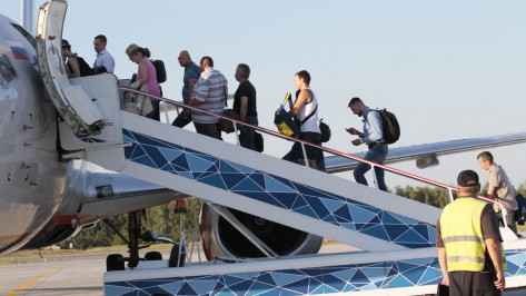 Воронежец получил штраф за курение на борту самолета