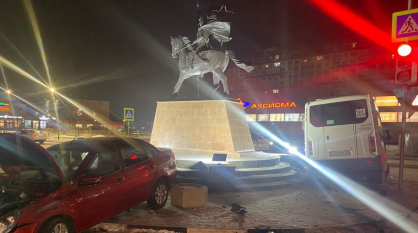 Под Воронежем взыщут ущерб с виновника ДТП, в котором был поврежден памятник воеводе Собакину
