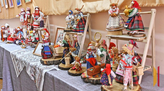 Бутурлиновцам покажут тряпичные и лыковые авторские куклы