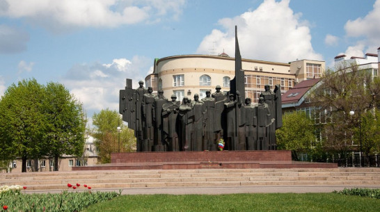 С улиц Воронежа после празднования Дня Победы вывезли 94 кубометра мусора