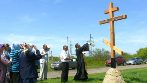 Жители грибановского села установили два поклонных креста