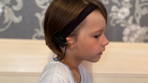 Воронежцев попросили помочь глухому мальчику вернуть слух