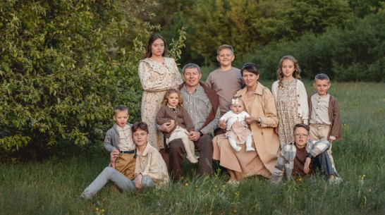 Много детей – семейная традиция. Награжденные Владимиром Путиным супруги Богдановы из Воронежской области поделились секретами воспитания 5 сыновей и 5 дочерей