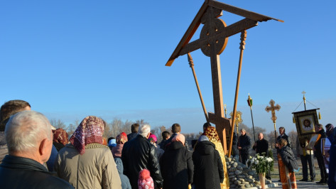 В нижнедевицком селе установили поклонный соловецкий крест