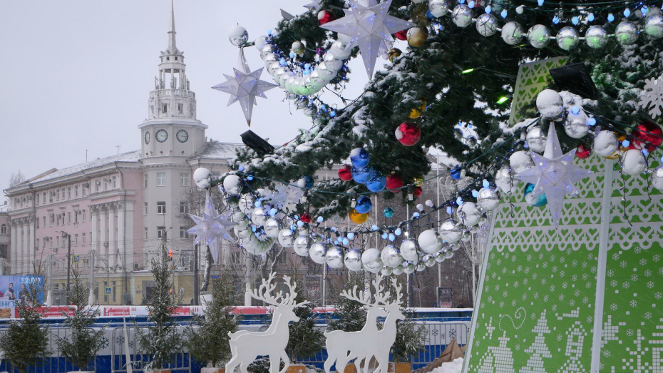 Фото РИА «Воронеж». Как меняется площадь Ленина перед Новым годом