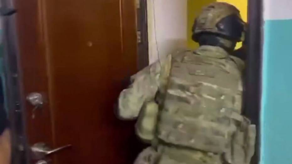 Задержание телефонных мошенников воронежской полицией сняли на видео