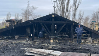 В Воронеже оперативно сняли кровлю с пострадавшего от пожара 4-этажного дома