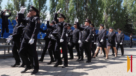 В Воронежском институте МВД вручили дипломы 419 молодым офицерам
