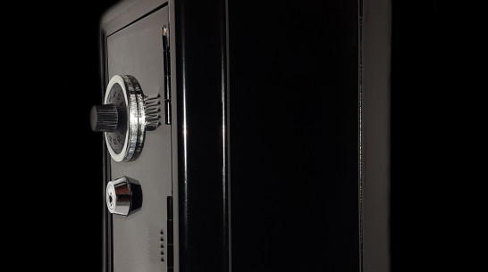 Двоих воронежцев осудили за кражу 38 млн рублей из сейфа мясокомбината