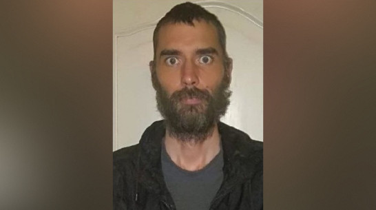 Потерялся в болоте: воронежские волонтеры ищут черноволосого мужчину из села Щучье