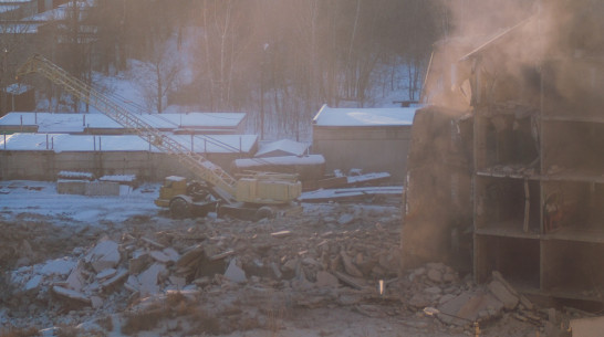 В Воронеже снесли недостроенную многоэтажку на улице Ломоносова (ВИДЕО)