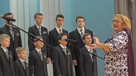 Управляющей коллективом мужского хора Воронежской филармонии присвоили звание заслуженного работника культуры России