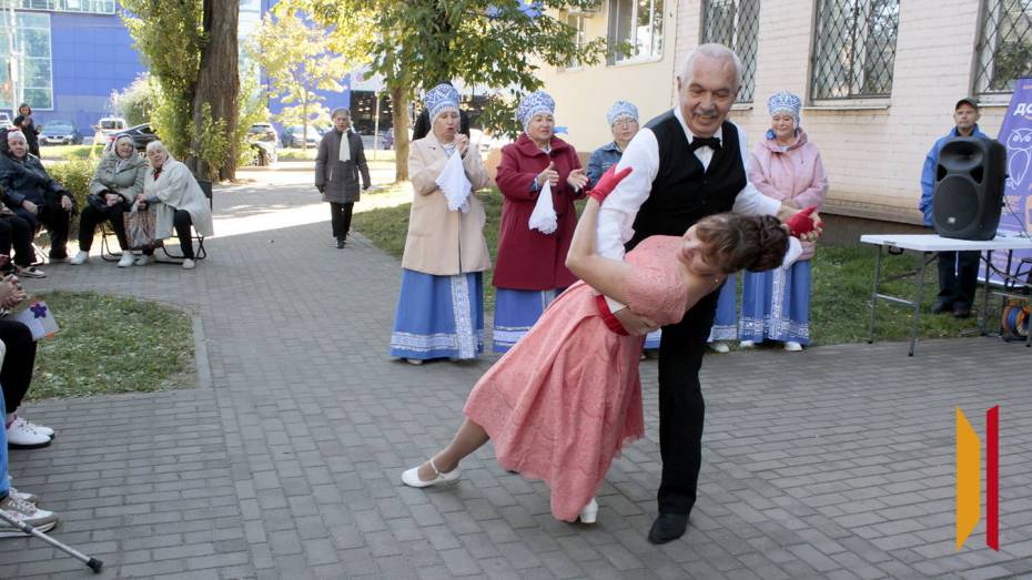 «Главное – сердцем не стареть!»: как воронежцы серебряного возраста отметили День пожилого человека