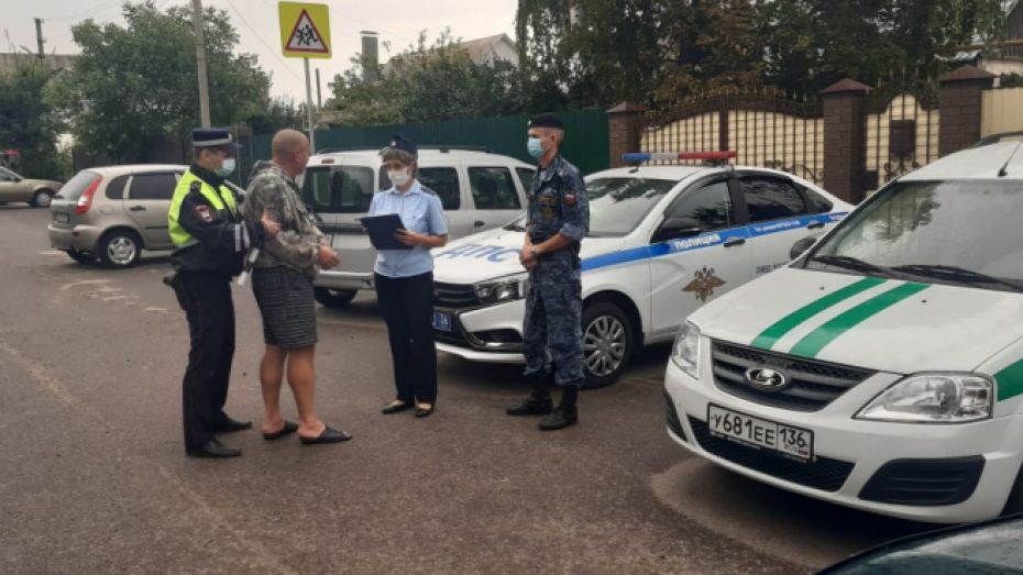 Двух жителей Воронежской области арестовали за просроченные штрафы