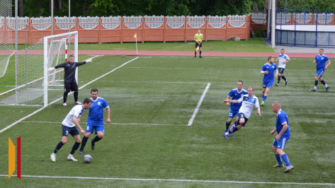 Аннинские футболисты обыграли бутурлиновцев со счетом 4:3