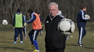 Наставник «Факела» Александр Корешков: «На матч с «Соколом» мы вряд ли наберем 12 игроков»