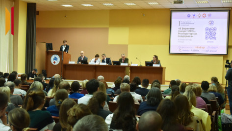 В Воронежской областной клинической больнице №1 обменялись передовыми методиками респираторной поддержки пациентов