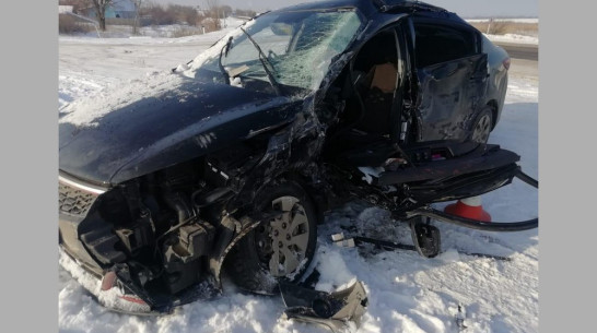 В Павловском районе в ДТП с КамАЗом автомобилистка получила перелом 11 ребер