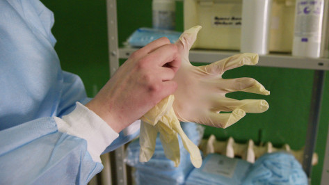 Для воронежских медиков запустили горячую линию по доплатам за борьбу с коронавирусом