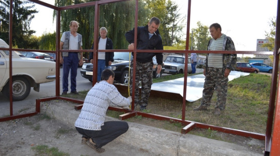 В Новоусманском районе по просьбам местных жителей устанавливают остановку