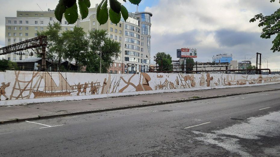 В Воронеже завершается создание 200-метровой Петровской росписи
