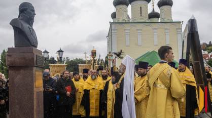 В Воронеже открыли памятник адмиралу Федору Ушакову