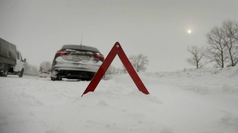 В Павловском районе перевернулась Toyota: пострадала 47-летняя пассажирка