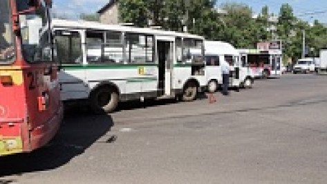Пассажирка маршрутки, пострадавшая в ДТП в Воронеже, госпитализирована с кровоизлиянием в мозг