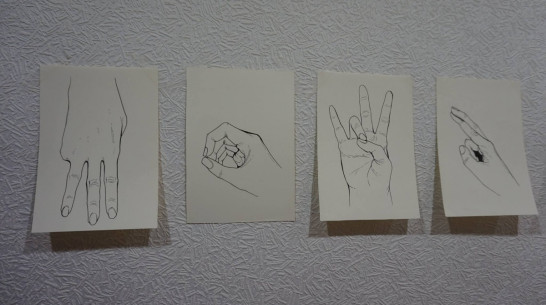 Квартирная выставка в Воронеже: послания жестами и самодельные газеты