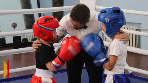 Верхнемамонцы взяли 2 «золота» на открытом домашнем турнире по кикбоксингу