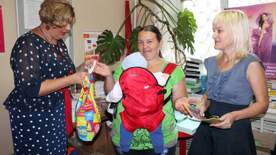 Борисоглебский женсовет помог многодетным семьям собрать детей в школу