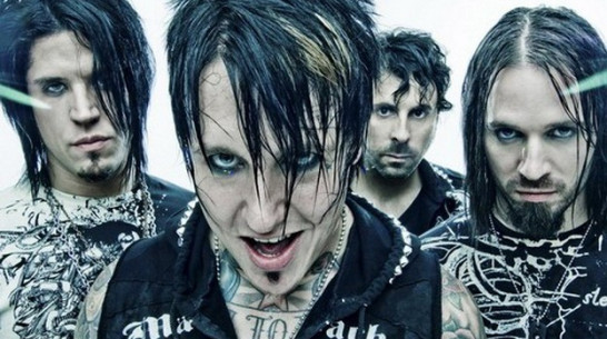 Для своего концерта в Воронеже музыканты «Papa Roach» попросили бутылку водки и четыре пары носков 